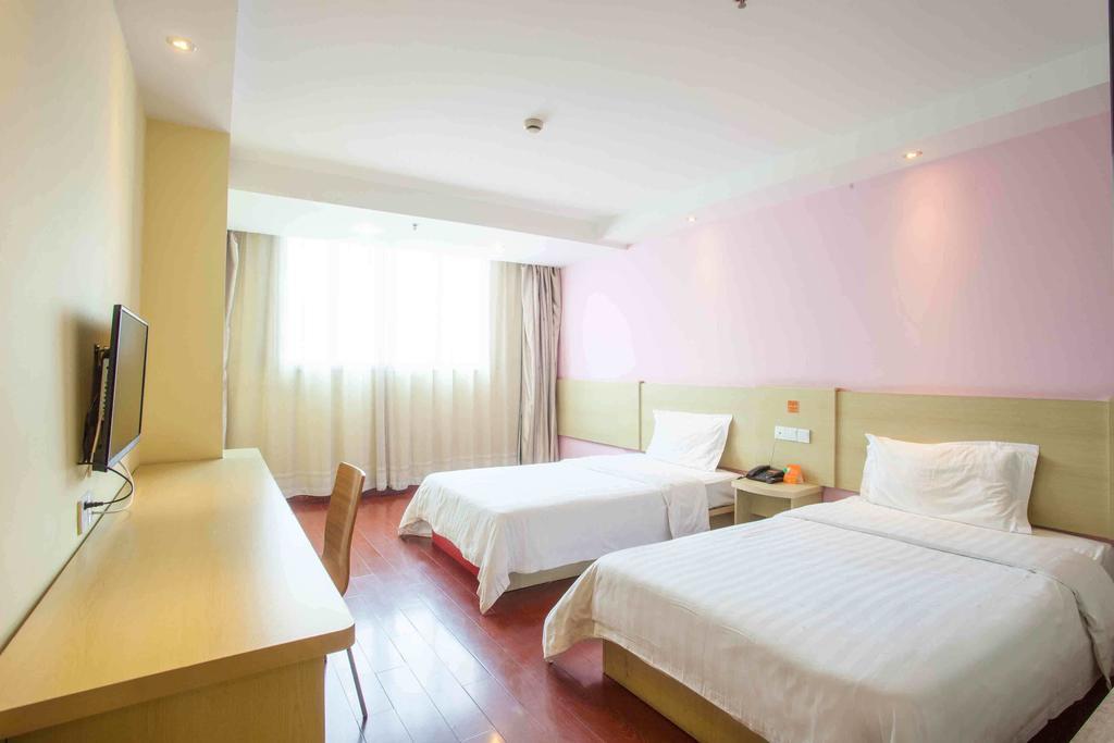 7Days Inn Guangzhou Baiyun International Airport Renhezhen Zimmer foto